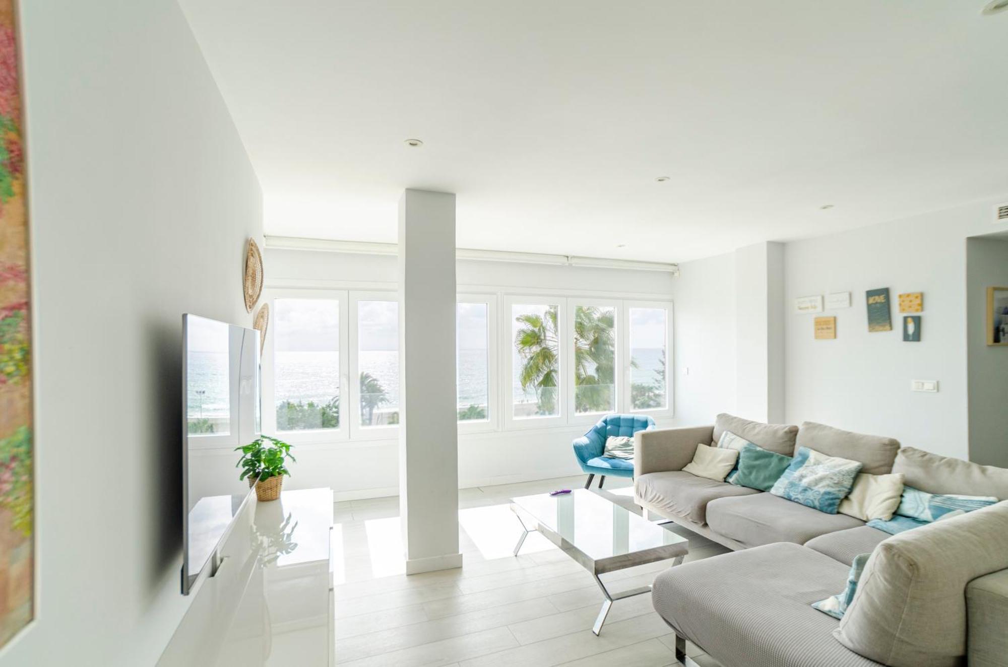 A&C Vistas Al Mar Luxury Apartment Torre Del Mar Bagian luar foto