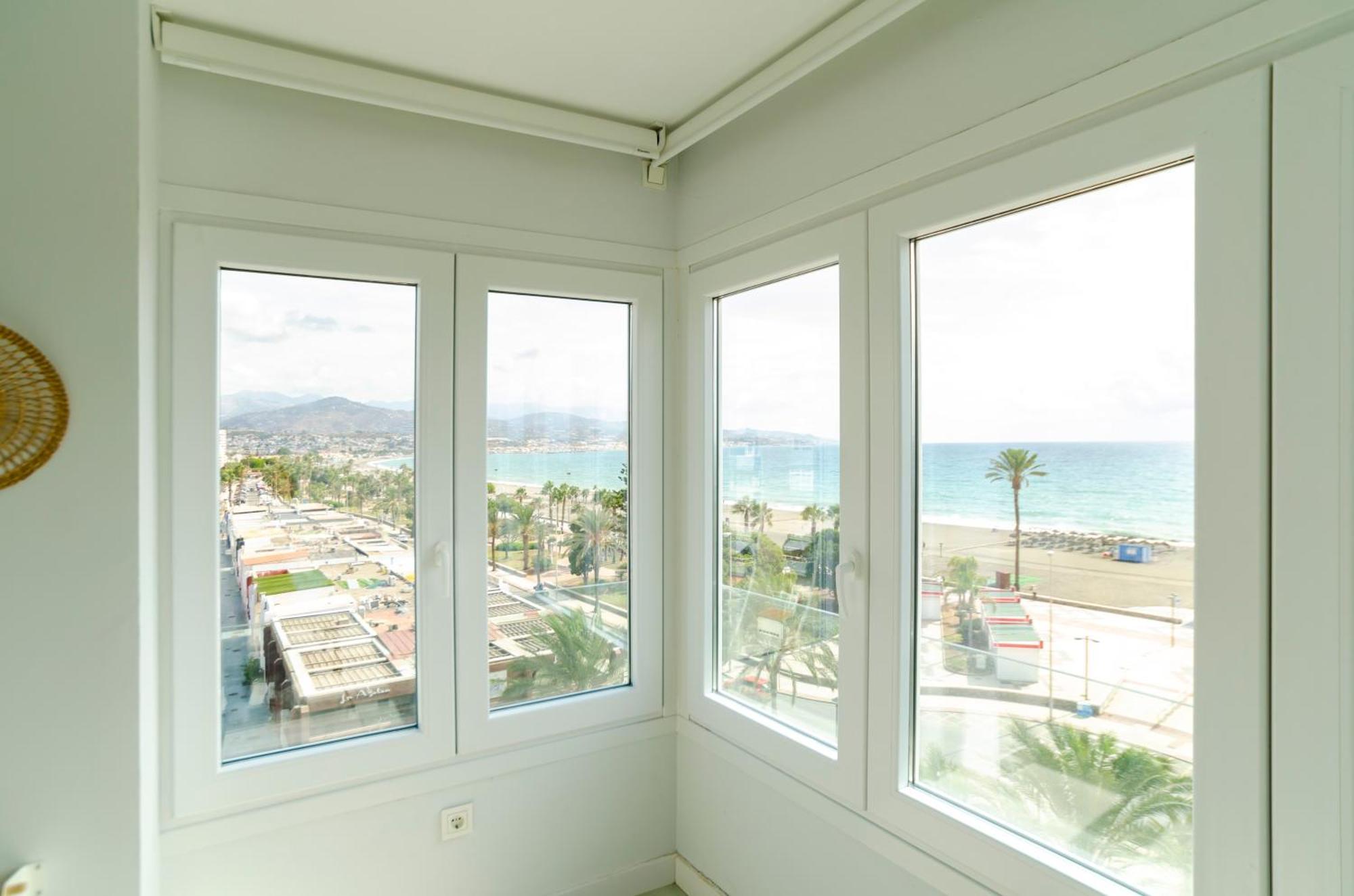 A&C Vistas Al Mar Luxury Apartment Torre Del Mar Bagian luar foto