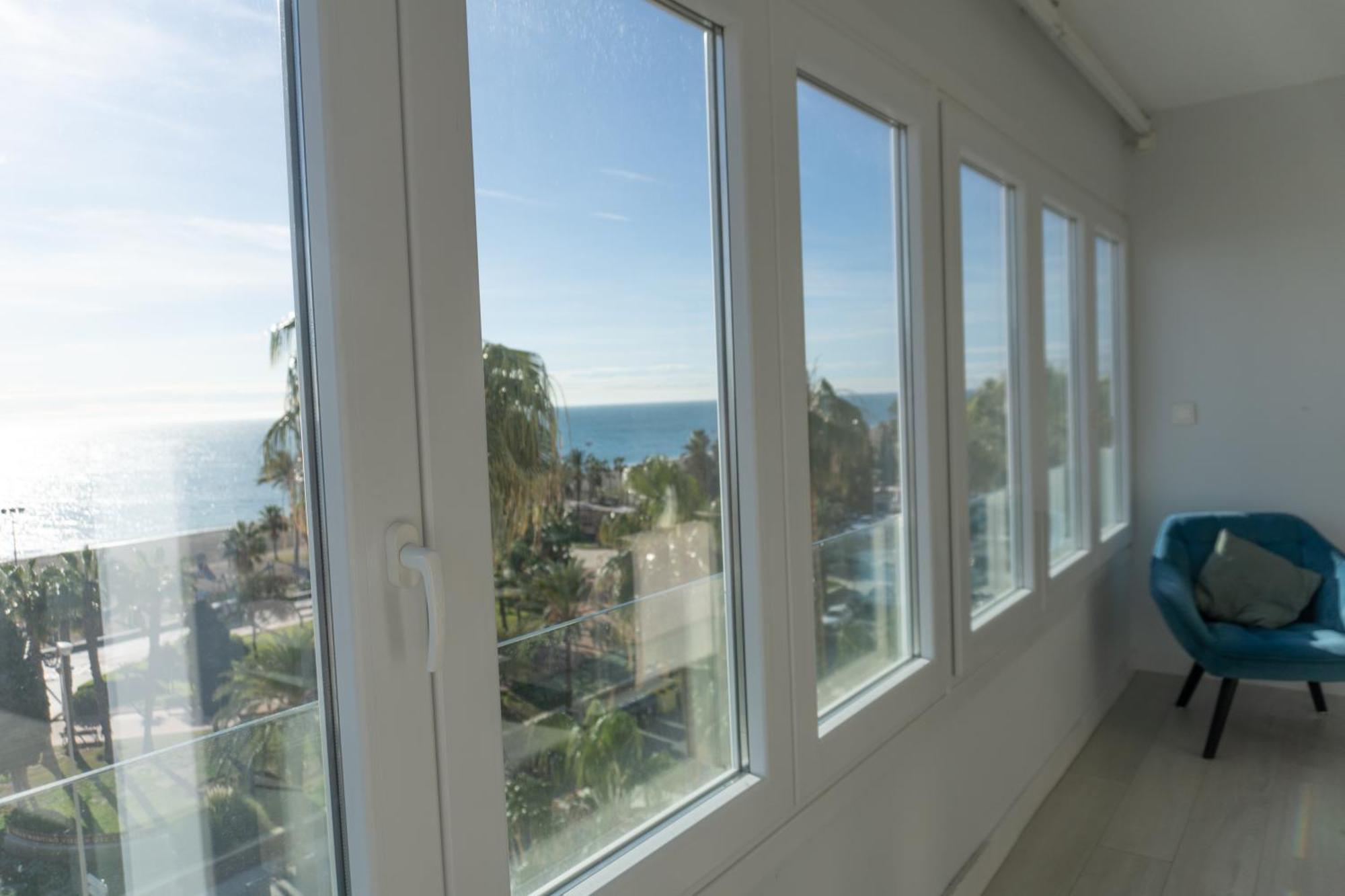 A&C Vistas Al Mar Luxury Apartment Torre Del Mar Bagian luar foto